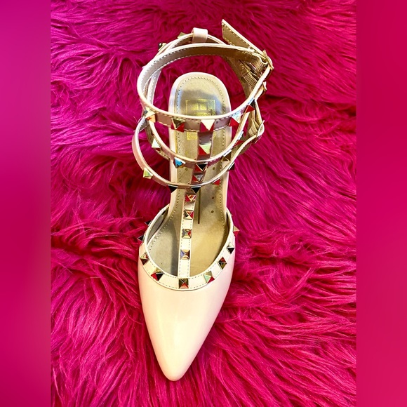 NEW  FAHRENHEIT STUDDED STRAPPY PUMPS , NUDE Sz 8-8.5 - Picture 5 of 11